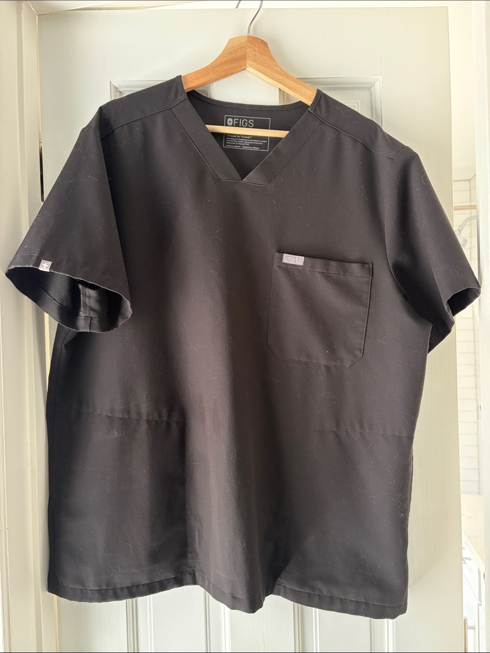 Figs Men's Black V-Neck Short Sleeve & Straight Leg Scrub Set